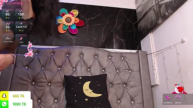 LAILAGUMMY online show from February 2, 2:27 pm