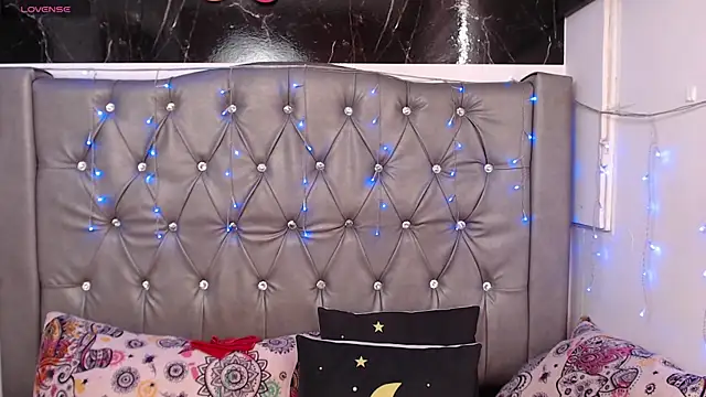 LAILAGUMMY online show from March 31, 2:39 pm