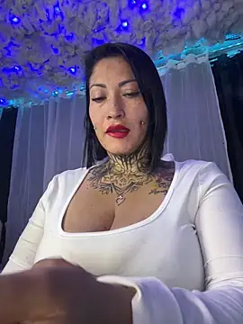 Snapshot of Natasha_boobs_latina chatting on January 13, 5:12 am Natasha boobs latina online show from January 13, 5:12 am