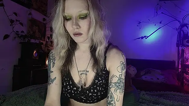 olivecum online show from November 12, 1:11 pm