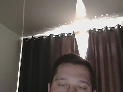 Snapshot of LionEdwin chatting on February 26, 8:35 am LionEdwin online show from February 26, 8:35 am