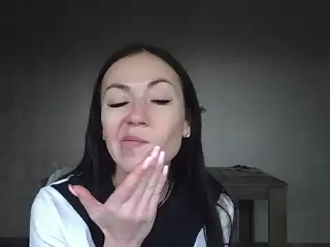 JulianaGold1 online show from December 4, 3:32 pm