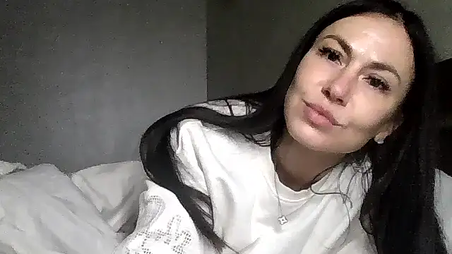 JulianaGold1 online show from December 3, 8:18 pm