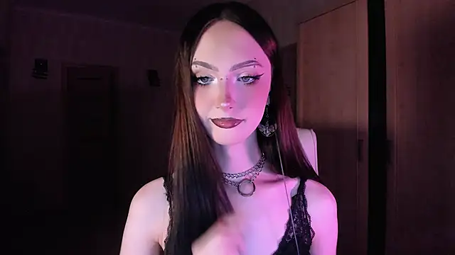 Alice  Aris online show from October 3, 6:38 pm