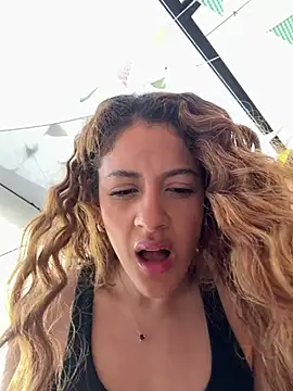 Snapshot of alana15 chatting on June 26, 9:30 pm alana15 online show from June 26, 9:30 pm