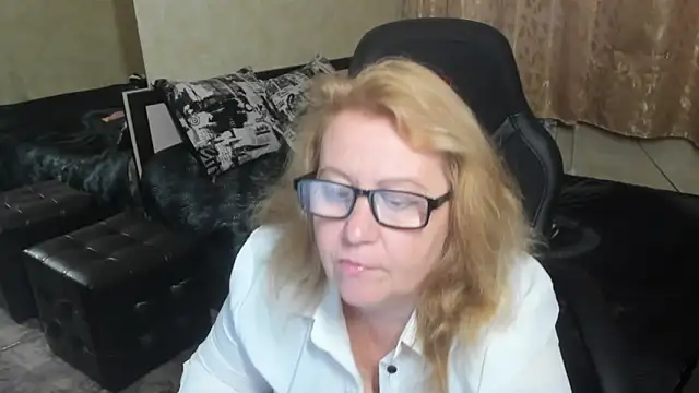 Frau Marta online show from November 8, 1:22 pm