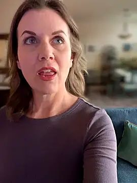 MaiseKnox online show from February 12, 10:05 pm