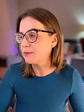 MaiseKnox online show from June 13, 9:13 pm