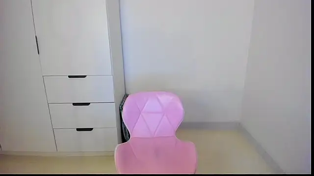 MiaStripDance online show from November 2, 5:15 pm