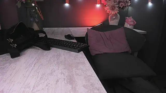 Snapshot of veronicafalcon chatting on June 4, 6:36 pm veronicafalcon online show from June 4, 6:36 pm