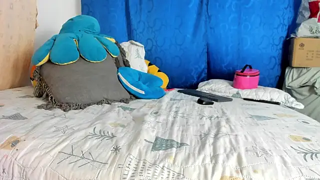 Snapshot of BlowMommy_ chatting on February 22, 12:15 pm BlowMommy online show from February 22, 12:15 pm