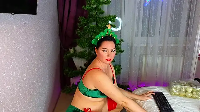 Snapshot of HotMilfMargo chatting on December 8, 3:56 pm HotMilfMargo online show from December 8, 3:56 pm