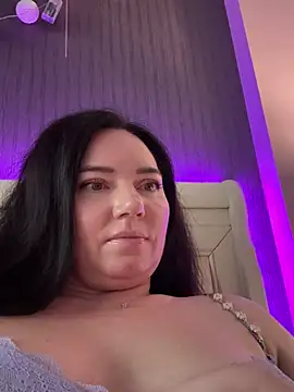 Snapshot of HotMilfMargo chatting on February 15, 1:49 pm HotMilfMargo online show from February 15, 1:49 pm