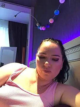Snapshot of HotMilfMargo chatting on February 16, 2:10 pm HotMilfMargo online show from February 16, 2:10 pm