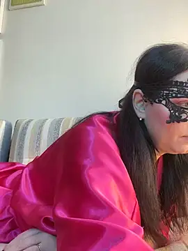 Snapshot of HotMilfMargo chatting on February 24, 1:10 pm HotMilfMargo online show from February 24, 1:10 pm