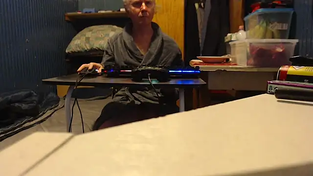 Snapshot of Vgy67Z95 chatting on December 31, 4:14 pm Vgy67Z95 online show from December 31, 4:14 pm