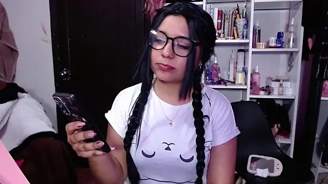 Snapshot of lil_daisy7 chatting on February 1, 4:03 am lil daisy7 online show from February 1, 4:03 am
