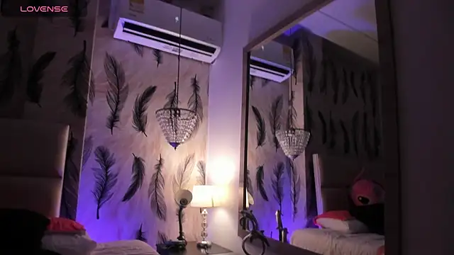 Snapshot of Vivi_prinncess chatting on October 10, 10:42 pm Vivi prinncess online show from October 10, 10:42 pm