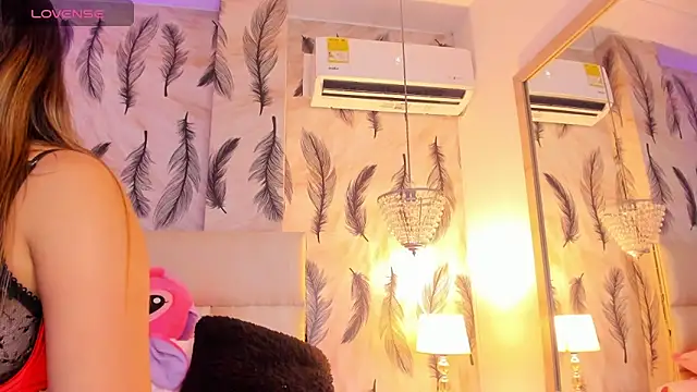 Snapshot of Vivi_prinncess chatting on November 20, 11:48 pm Vivi prinncess online show from November 20, 11:48 pm