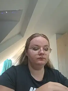 Snapshot of Fiona0705 chatting on September 19, 10:27 am Fiona0705 online show from September 19, 10:27 am