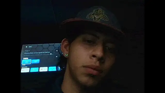 yefersonsijajaj online show from October 27, 5:11 am