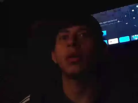 yefersonsijajaj online show from October 28, 6:28 am