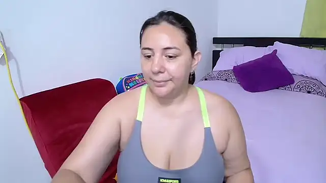 Snapshot of sexxy_ticki chatting on December 13, 6:05 pm sexxy ticki online show from December 13, 6:05 pm