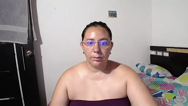 Snapshot of sexxy_ticki chatting on September 9, 11:15 pm sexxy ticki online show from September 9, 11:15 pm