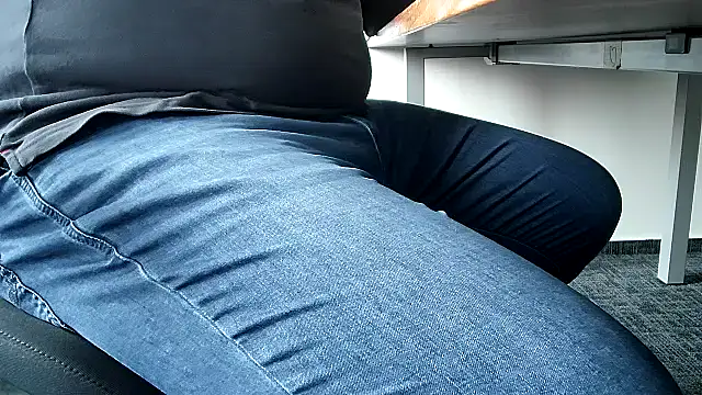 Snapshot of 69bezfleku chatting on October 24, 7:38 am 69bezfleku online show from October 24, 7:38 am