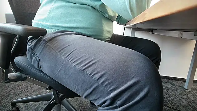 Snapshot of 69bezfleku chatting on November 11, 7:41 am 69bezfleku online show from November 11, 7:41 am