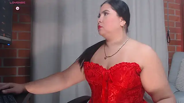 AGATHAA WHITE online show from March 25, 10:32 am