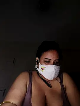 Snapshot of Sheela-Bhabi chatting on June 29, 10:32 pm Sheela-Bhabi online show from June 29, 10:32 pm