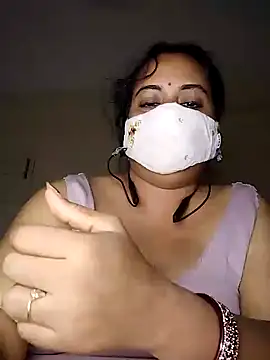 Snapshot of Sheela-Bhabi chatting on July 31, 10:20 pm Sheela-Bhabi online show from July 31, 10:20 pm