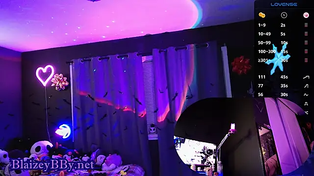 BlaizeyBBy online show from December 8, 9:57 am