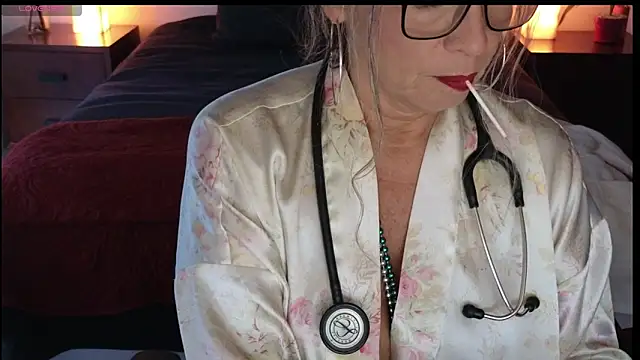 milfettefab online show from December 7, 9:22 pm