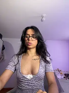 Snapshot of xlovelygirlx chatting on March 18, 9:32 pm xlovelygirlx online show from March 18, 9:32 pm
