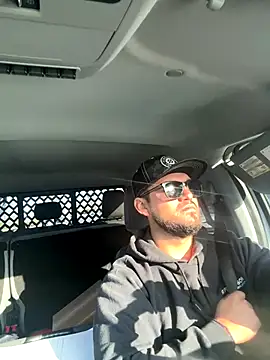 Ozzy420  online show from December 1, 4:45 pm