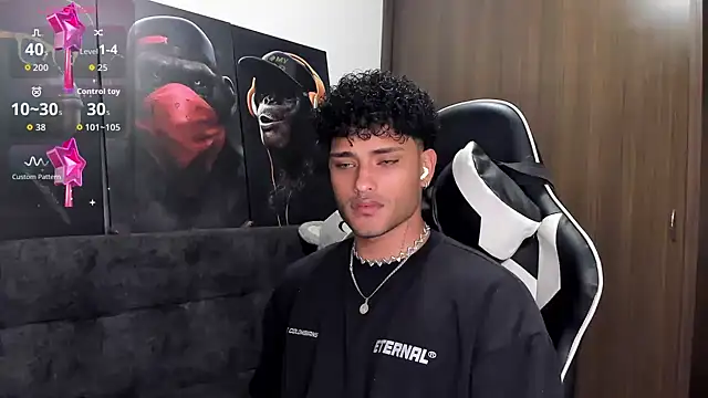 Snapshot of Alessandro_Vanni chatting on October 21, 2:12 am Alessandro Vanni online show from October 21, 2:12 am