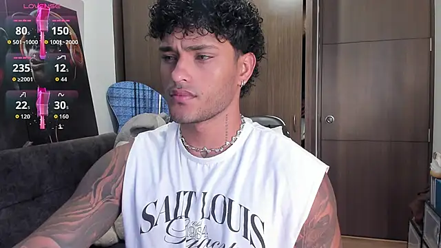 Snapshot of Alessandro_Vanni chatting on November 10, 1:32 pm Alessandro Vanni online show from November 10, 1:32 pm