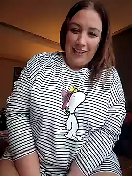Snapshot of Canadian_BBW chatting on December 11, 8:18 pm Canadian BBW online show from December 11, 8:18 pm