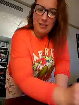 Snapshot of Canadian_BBW chatting on December 19, 10:42 pm Canadian BBW online show from December 19, 10:42 pm