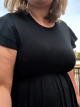 Snapshot of Canadian_BBW chatting on October 3, 8:50 pm Canadian BBW online show from October 3, 8:50 pm