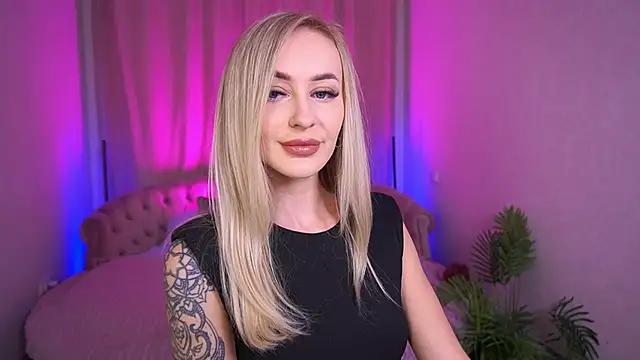 Snapshot of GraceCandy chatting on November 2, 9:17 pm GraceCandy online show from November 2, 9:17 pm