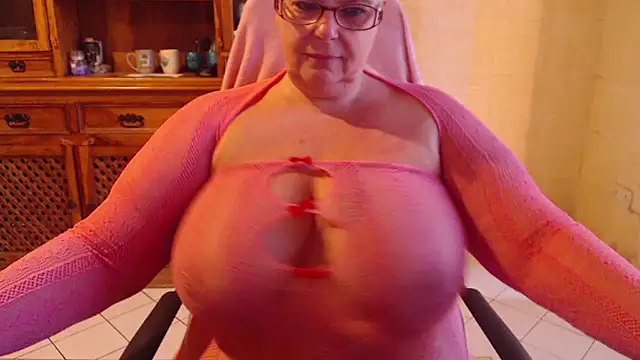 MISS LINDAH online show from October 21, 5:41 am