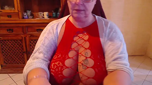 MISS LINDAH online show from February 13, 6:20 am