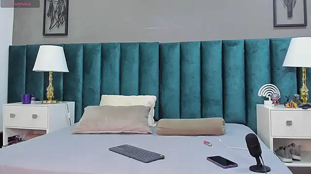 Snapshot of Karol_fenixx chatting on February 13, 11:15 pm Karol fenixx online show from February 13, 11:15 pm