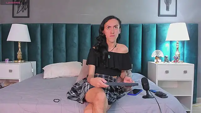 Snapshot of Karol_fenixx chatting on February 28, 5:26 pm Karol fenixx online show from February 28, 5:26 pm