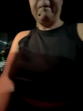 Snapshot of Blueskiiis3 chatting on October 18, 7:09 am Blueskiiis3 online show from October 18, 7:09 am