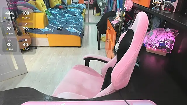 Softie Sofy online show from October 15, 5:18 am