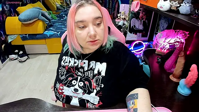 Softie Sofy online show from February 28, 1:06 am